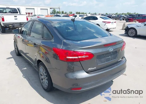 2016 Ford Focus Se z USA, uszkodzony, nr VIN 1FADP3F27GL378869
